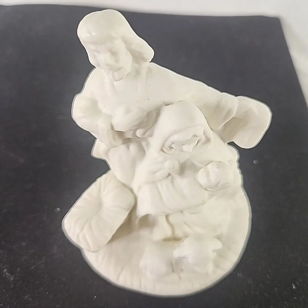 Nativity Scene White Ceramic  Holy Family Figures Baby Jesus, Mary & Joseph 4
